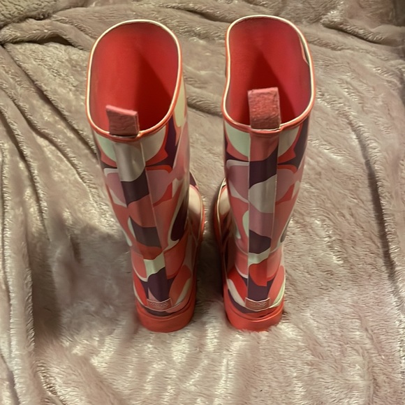 Size 7 pink and purple Coach Rainboots - Picture 4 of 8